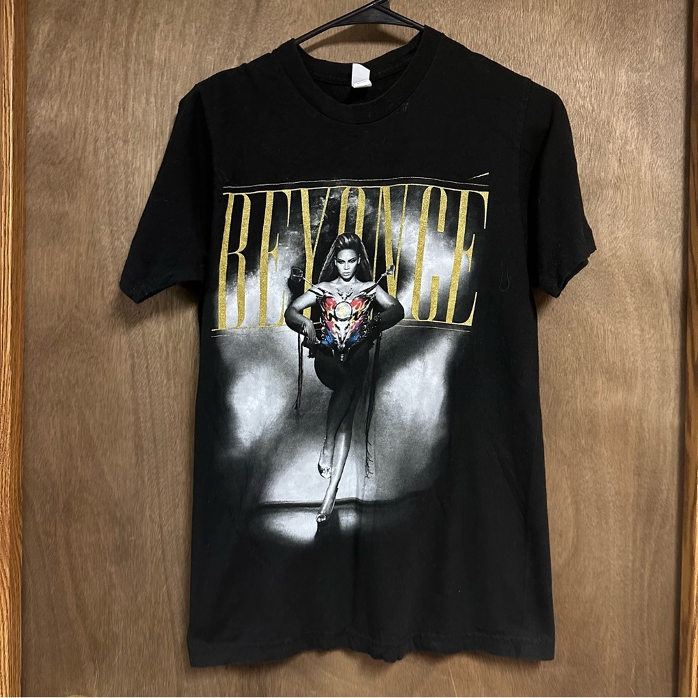 Beyoncé I Am World Tour Short Sleeve‎ Shirt Small